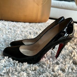 Christian Louboutin Black Patent Decolette 868 Almond Toe Pumps sz IT 38.5